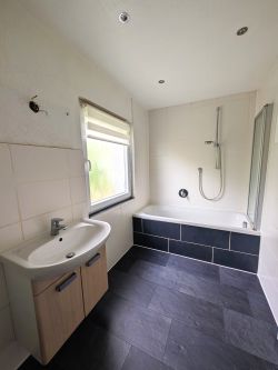 Badezimmer im Erdgeschoss