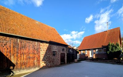 Wohnhaus mit Scheune